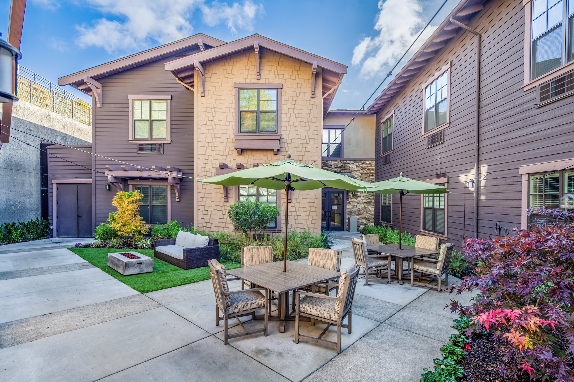 27_outdoor courtyard_SRM_-46